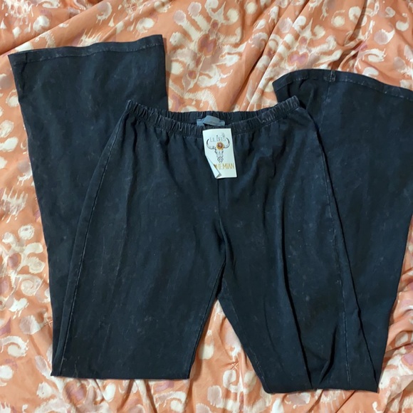 Lil bee’s bohemian bell bottoms - Picture 4 of 4